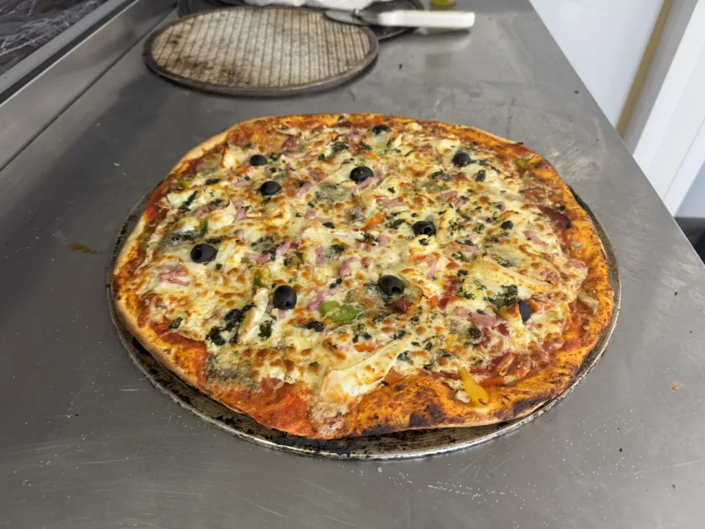 Pizza artisanale photographiée chez L’As De Pizz (10)